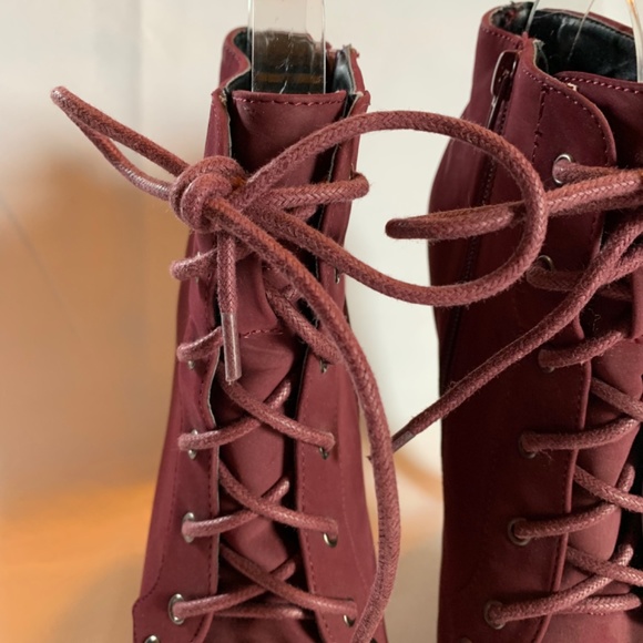 Charlotte Russe Burgundy Lace Up Zippered Heels! - Picture 8 of 9